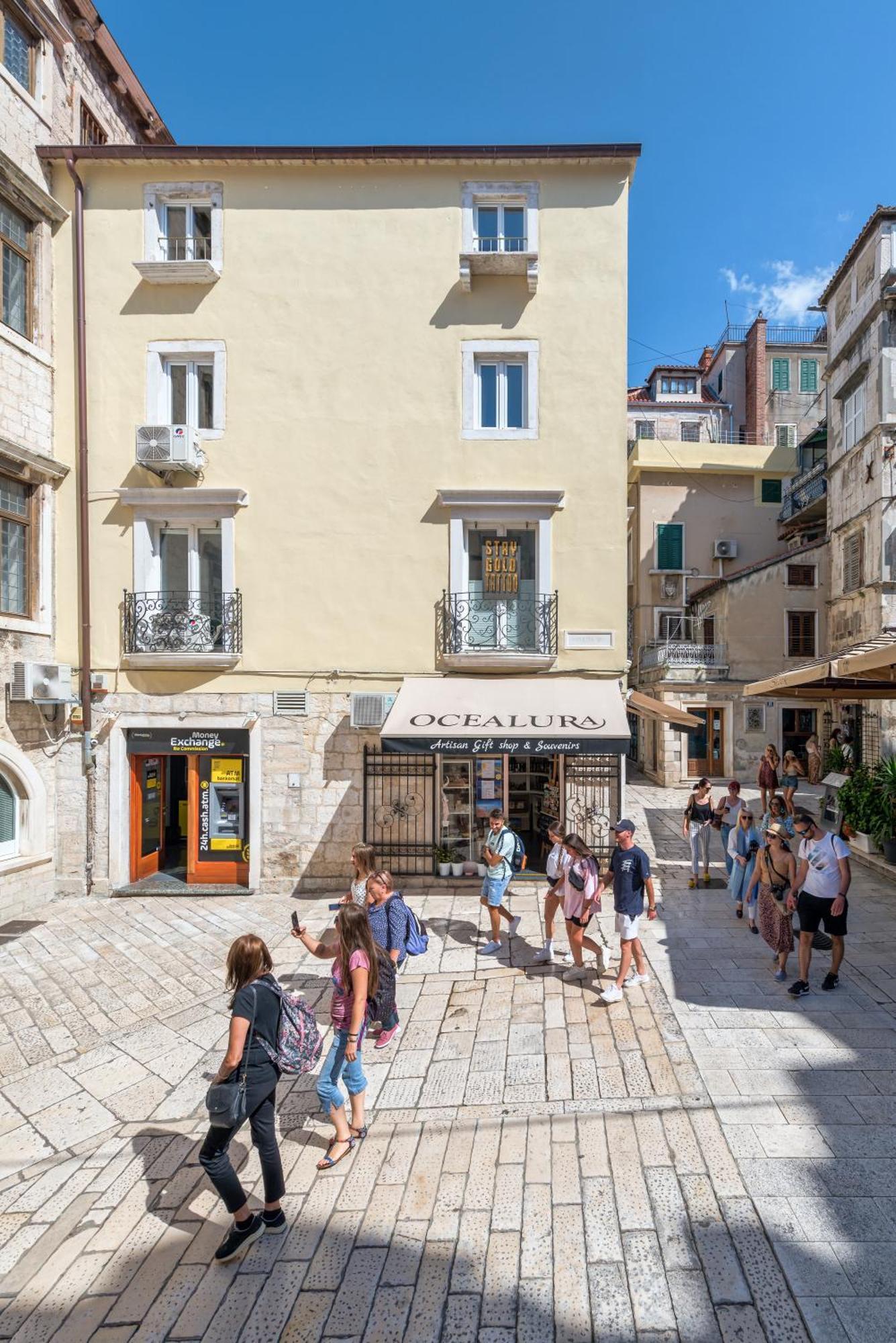 Palace Luxury Retreat Split Exterior photo